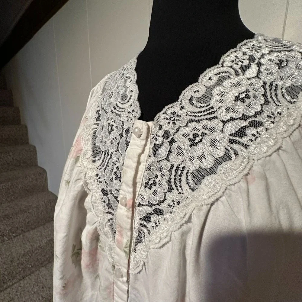 Victoria's Secret Vintage 1980's Prairie Lace Floral Night Gown, Size‎ Small